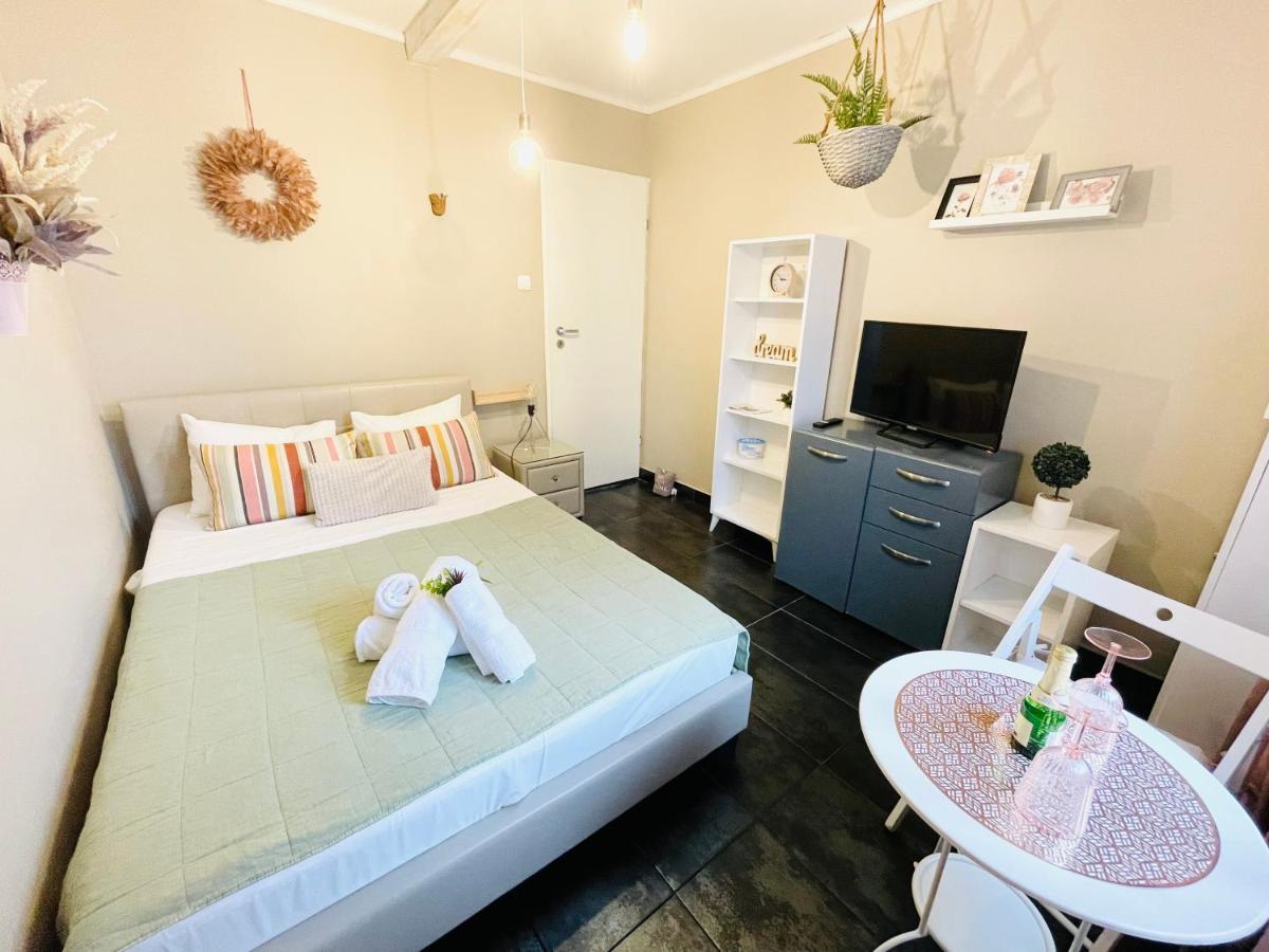 Private Place To Stay Self Check In-Nonstop- Netflix-Wifi レシツァ エクステリア 写真